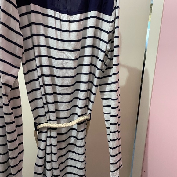 Dresse - Picture 3 of 4